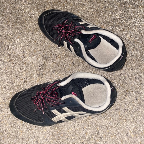 ASICS - Picture 2 of 3